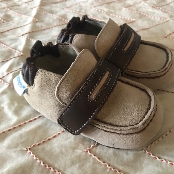 NWT Suede baby shoes from Robeez - Picture 2 of 4